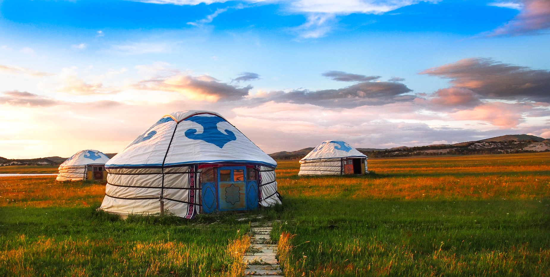 Mongolian huts during the day